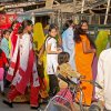 18 Girls on their Way to a Wedding / Jeunes Femmes allant à un Mariage